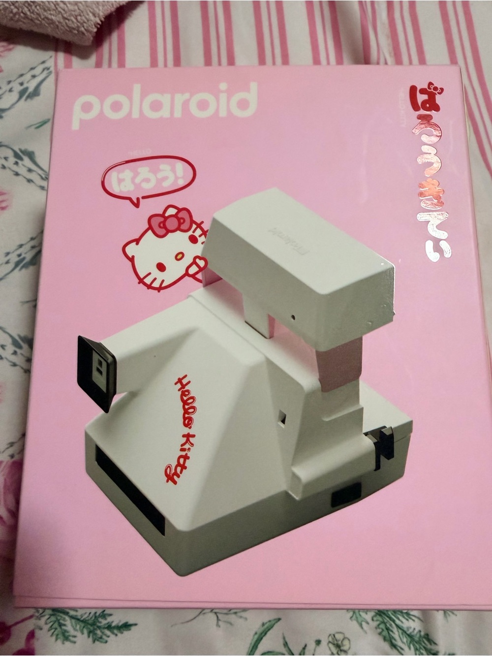 Hello Kitty x Polaroid Instant Camera - Pink & White - Picture 4 of 9